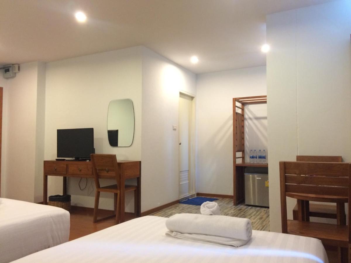 Double Dd House At Mrt Sutthisarn Bangkok Exteriör bild